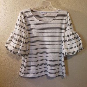 Calvin Klein Women's NWOT White with Black Stitching Puff Sleeves Size Medium